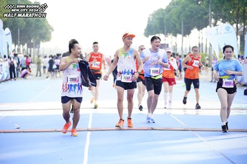 BINH DUONG NEW CITY HALF MARATHON 2024 - Ảnh #1759428