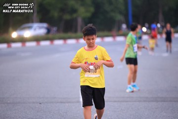 BINH DUONG NEW CITY HALF MARATHON 2024 - Ảnh #1727108