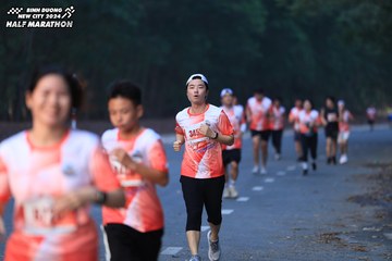 BINH DUONG NEW CITY HALF MARATHON 2024 - Ảnh #1750060