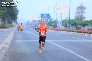 BINH DUONG NEW CITY HALF MARATHON 2024 - Ảnh #1765952