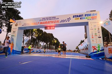 BINH DUONG NEW CITY HALF MARATHON 2024 - Ảnh #1729664