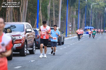 BINH DUONG NEW CITY HALF MARATHON 2024 - Ảnh #1756379