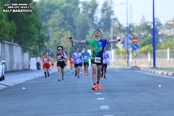BINH DUONG NEW CITY HALF MARATHON 2024 - Ảnh #1764354