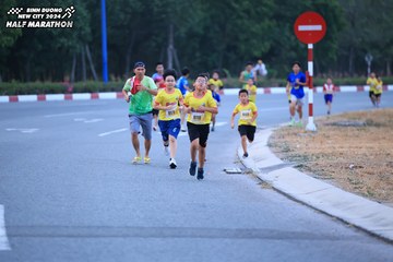 BINH DUONG NEW CITY HALF MARATHON 2024 - Ảnh #1726157