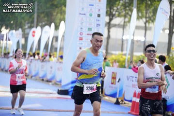 BINH DUONG NEW CITY HALF MARATHON 2024 - Ảnh #1762205