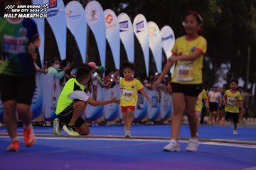 BINH DUONG NEW CITY HALF MARATHON 2024 - Ảnh #1729236