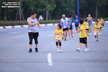 BINH DUONG NEW CITY HALF MARATHON 2024 - Ảnh #1726858