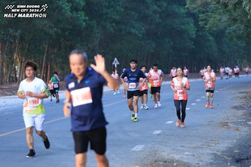 BINH DUONG NEW CITY HALF MARATHON 2024 - Ảnh #1750604