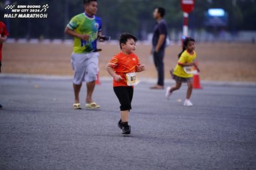 BINH DUONG NEW CITY HALF MARATHON 2024 - Ảnh #1725751