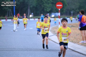 BINH DUONG NEW CITY HALF MARATHON 2024 - Ảnh #1726443