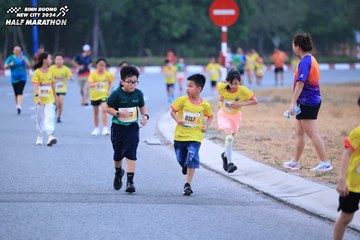 BINH DUONG NEW CITY HALF MARATHON 2024 - Ảnh #1726458