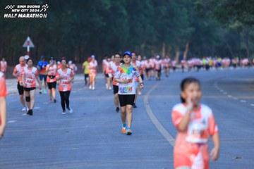 BINH DUONG NEW CITY HALF MARATHON 2024 - Ảnh #1771854