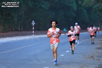 BINH DUONG NEW CITY HALF MARATHON 2024 - Ảnh #1750305