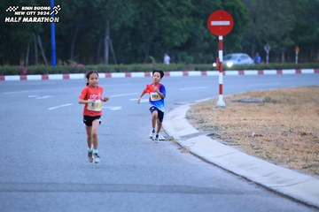 BINH DUONG NEW CITY HALF MARATHON 2024 - Ảnh #1726137