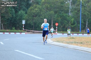 BINH DUONG NEW CITY HALF MARATHON 2024 - Ảnh #1735627