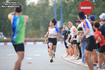 BINH DUONG NEW CITY HALF MARATHON 2024 - Ảnh #1736403