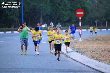 BINH DUONG NEW CITY HALF MARATHON 2024 - Ảnh #1726170