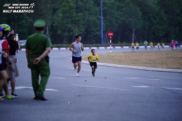 BINH DUONG NEW CITY HALF MARATHON 2024 - Ảnh #1724972
