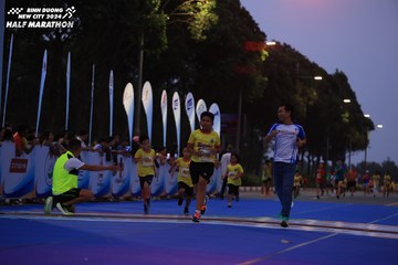 BINH DUONG NEW CITY HALF MARATHON 2024 - Ảnh #1729180