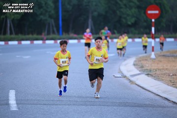 BINH DUONG NEW CITY HALF MARATHON 2024 - Ảnh #1726282