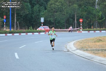 BINH DUONG NEW CITY HALF MARATHON 2024 - Ảnh #1735356