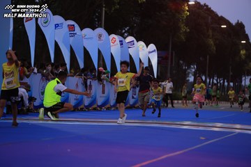 BINH DUONG NEW CITY HALF MARATHON 2024 - Ảnh #1729158