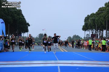 BINH DUONG NEW CITY HALF MARATHON 2024 - Ảnh #1737214