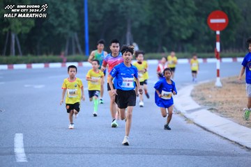 BINH DUONG NEW CITY HALF MARATHON 2024 - Ảnh #1726211