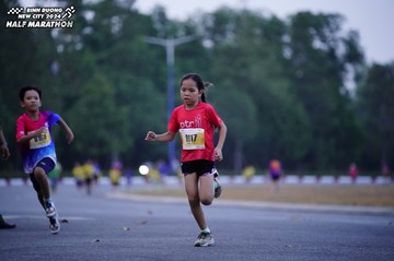 BINH DUONG NEW CITY HALF MARATHON 2024 - Ảnh #1725044