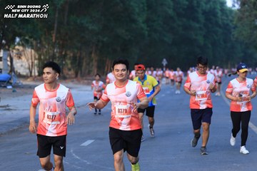 BINH DUONG NEW CITY HALF MARATHON 2024 - Ảnh #1750918