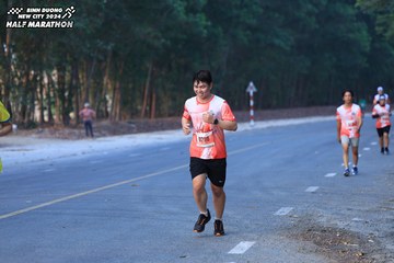 BINH DUONG NEW CITY HALF MARATHON 2024 - Ảnh #1750290