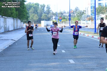 BINH DUONG NEW CITY HALF MARATHON 2024 - Ảnh #1770016