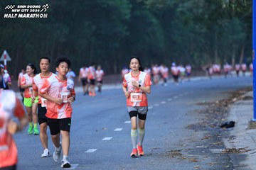 BINH DUONG NEW CITY HALF MARATHON 2024 - Ảnh #1750619