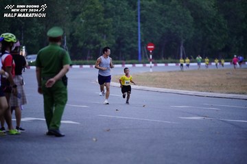BINH DUONG NEW CITY HALF MARATHON 2024 - Ảnh #1724970