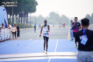BINH DUONG NEW CITY HALF MARATHON 2024 - Ảnh #1772628