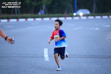 BINH DUONG NEW CITY HALF MARATHON 2024 - Ảnh #1726152