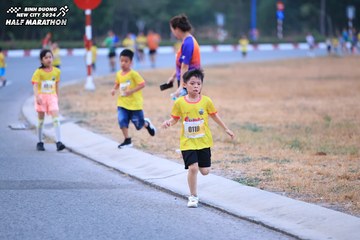 BINH DUONG NEW CITY HALF MARATHON 2024 - Ảnh #1726457