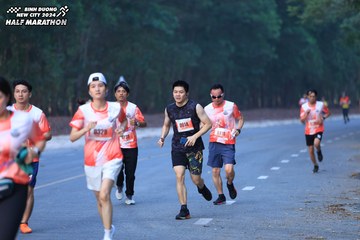 BINH DUONG NEW CITY HALF MARATHON 2024 - Ảnh #1750116