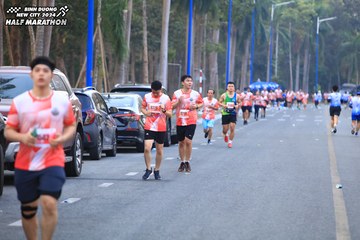 BINH DUONG NEW CITY HALF MARATHON 2024 - Ảnh #1756285
