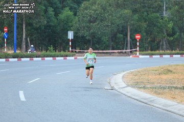 BINH DUONG NEW CITY HALF MARATHON 2024 - Ảnh #1735168