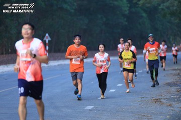 BINH DUONG NEW CITY HALF MARATHON 2024 - Ảnh #1750224