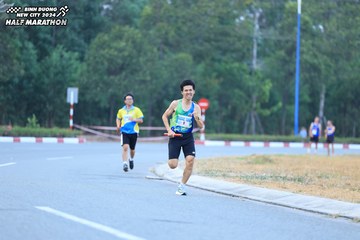 BINH DUONG NEW CITY HALF MARATHON 2024 - Ảnh #1735936