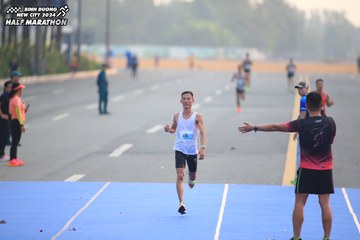 BINH DUONG NEW CITY HALF MARATHON 2024 - Ảnh #1738848
