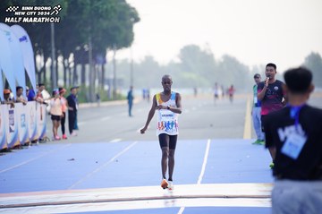 BINH DUONG NEW CITY HALF MARATHON 2024 - Ảnh #1772647