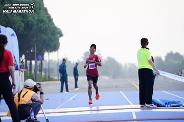 BINH DUONG NEW CITY HALF MARATHON 2024 - Ảnh #1771111