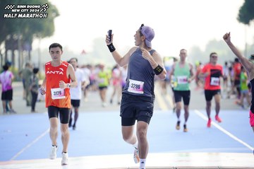 BINH DUONG NEW CITY HALF MARATHON 2024 - Ảnh #1759937