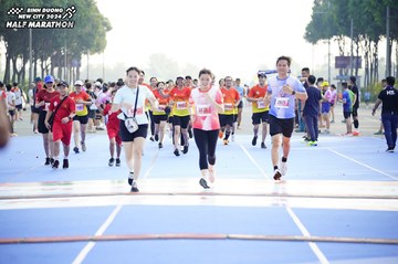 BINH DUONG NEW CITY HALF MARATHON 2024 - Ảnh #1758877