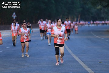 BINH DUONG NEW CITY HALF MARATHON 2024 - Ảnh #1772557