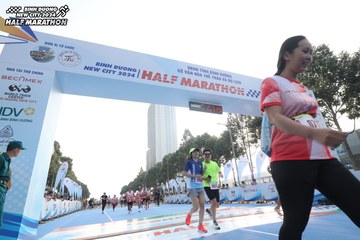 BINH DUONG NEW CITY HALF MARATHON 2024 - Ảnh #1821668