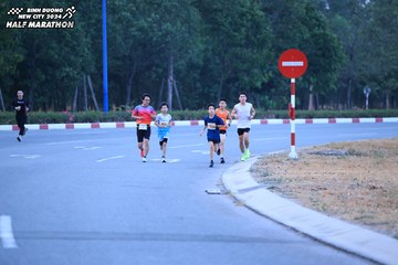 BINH DUONG NEW CITY HALF MARATHON 2024 - Ảnh #1726013